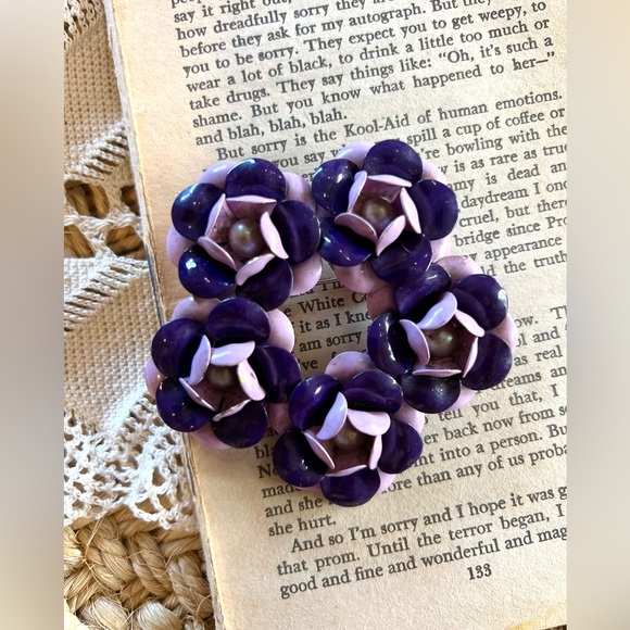 Vintage Large Two Tone Purple Flower Wreath Brooch Pin 1950’s 60’s - Picture 4 of 5